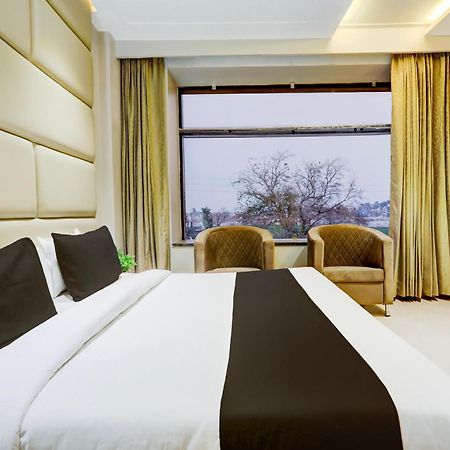 Hotel Super Collection O Belgacihia Near Kolkata Railway Station Gválijar Exteriér fotografie